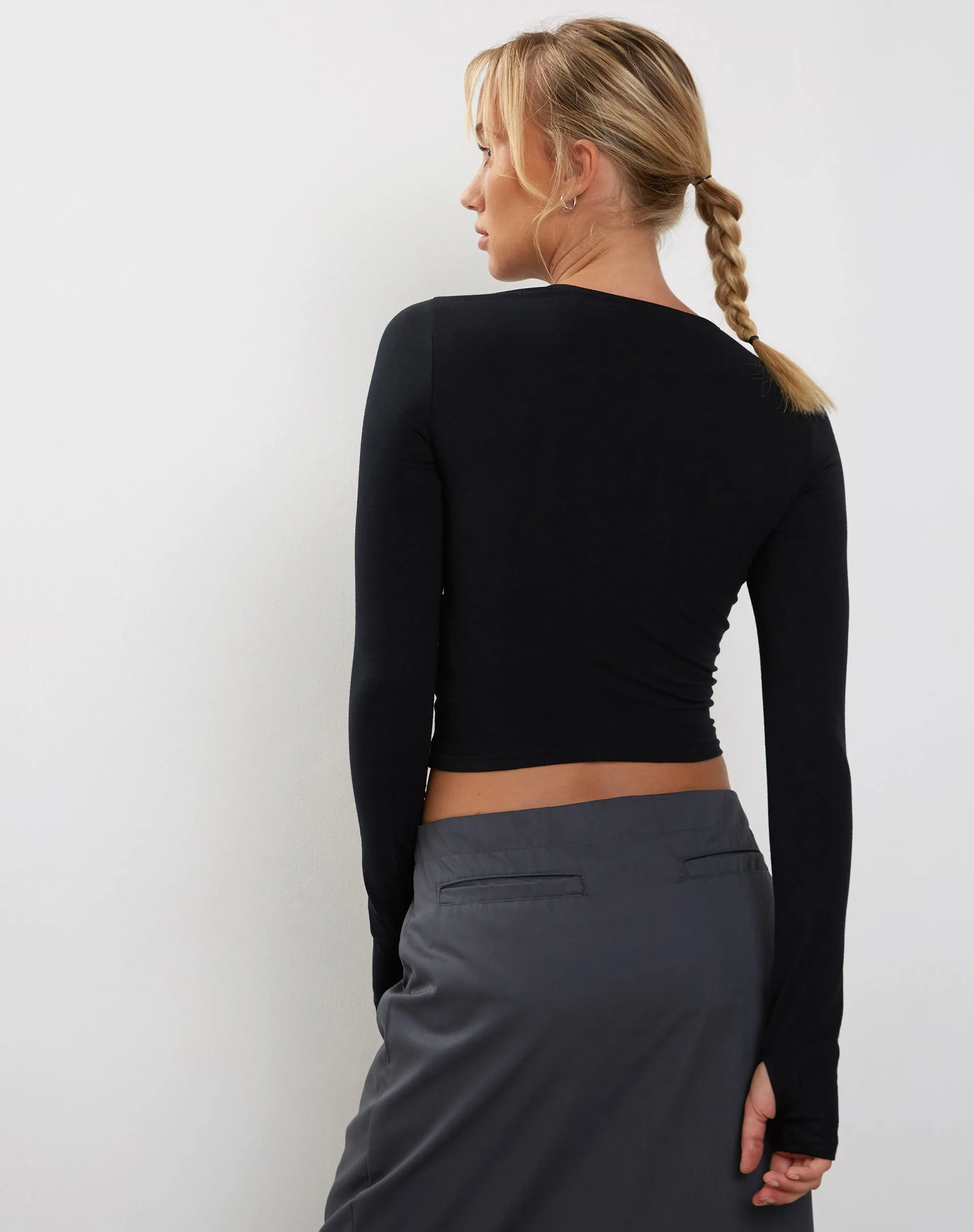 Bouse Long Sleeve Thumbhole Top in Black