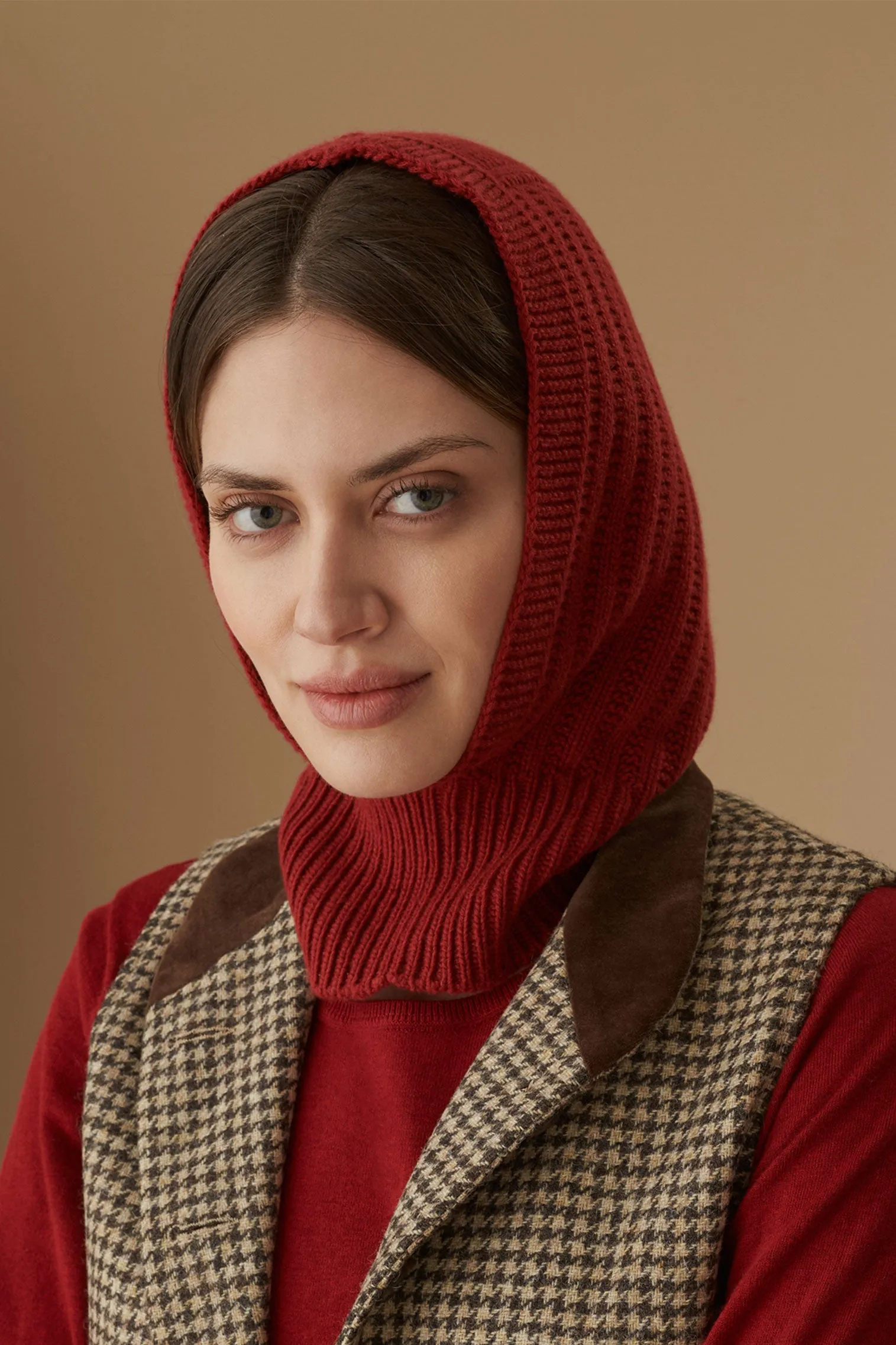 Cashmere Ribbed Red Hood