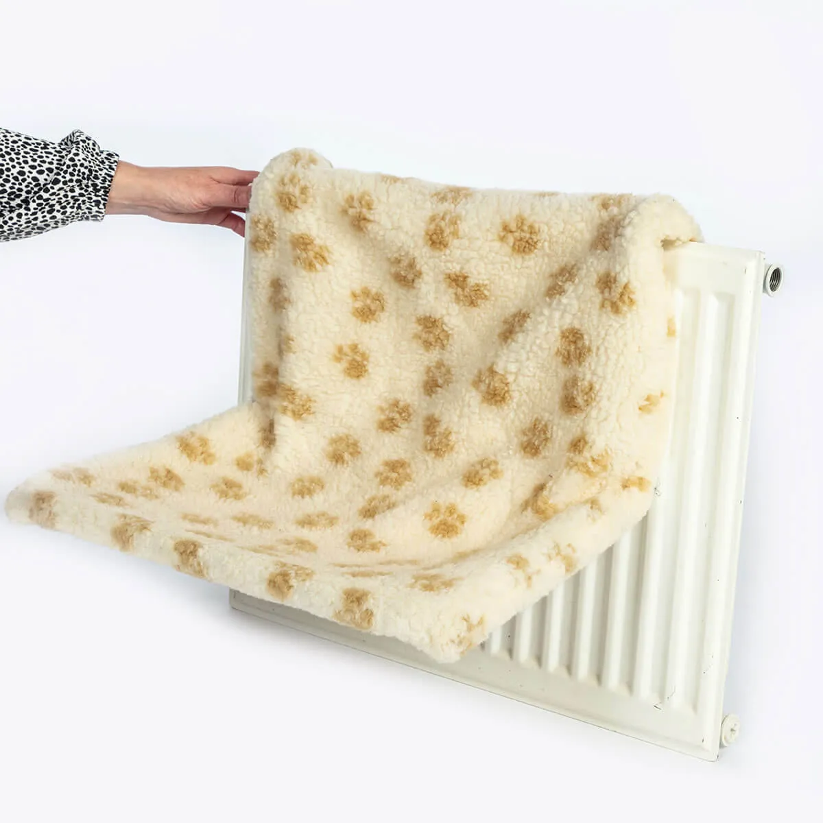 Danish Design Kumpy Kradle Radiator Cat Bed