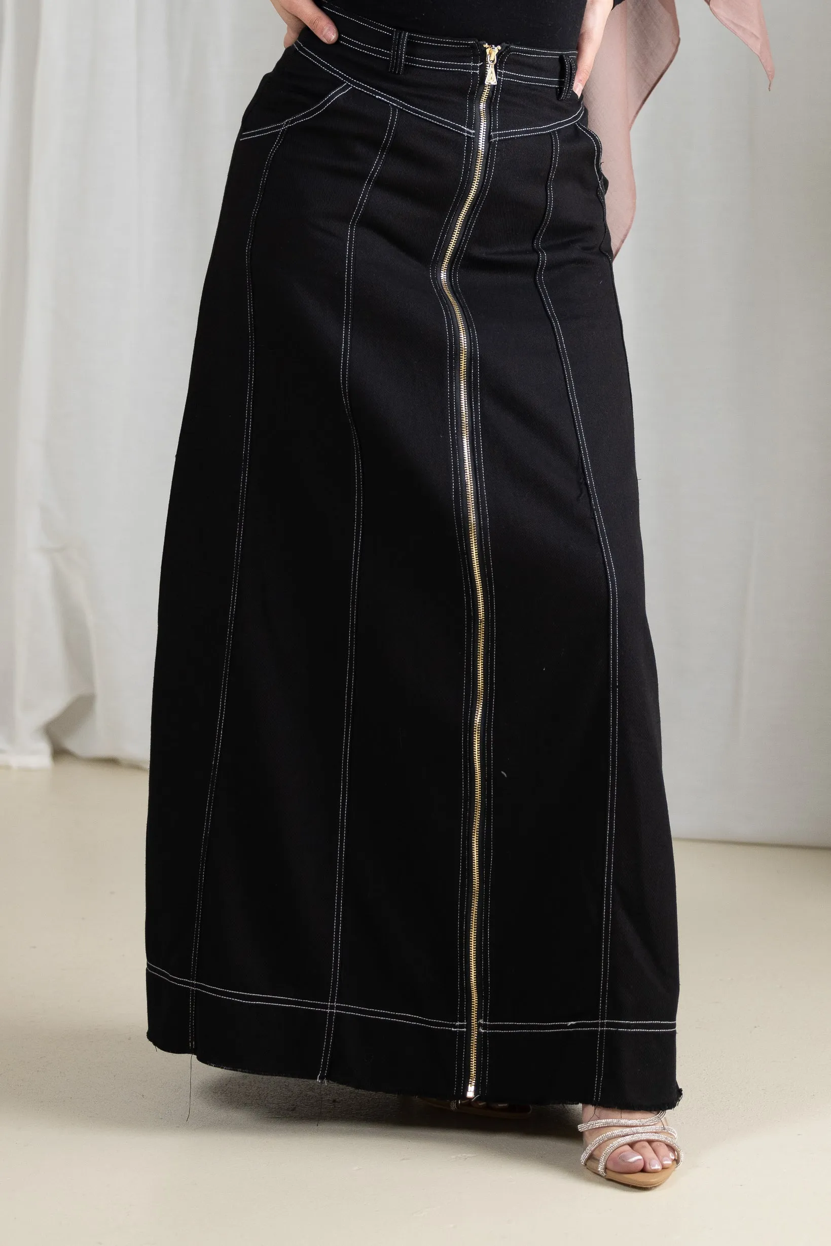 Fray Hem Zip Skirt