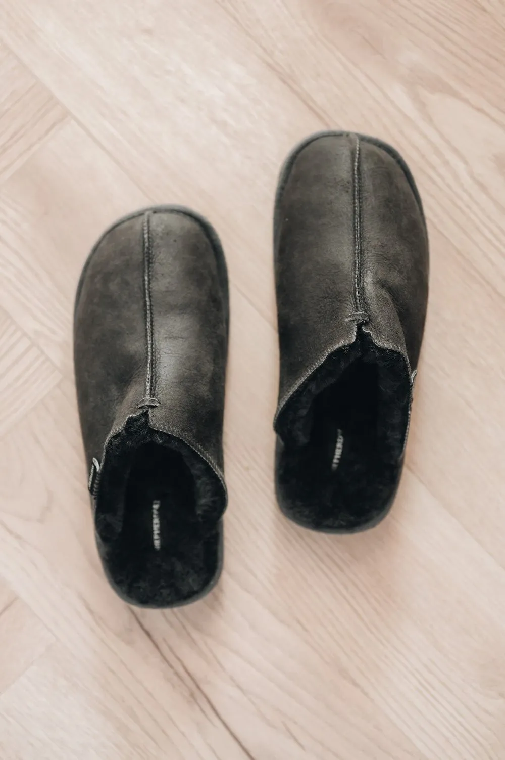 HUGO Men's Sheepskin Slippers | Shepherd of Sweden