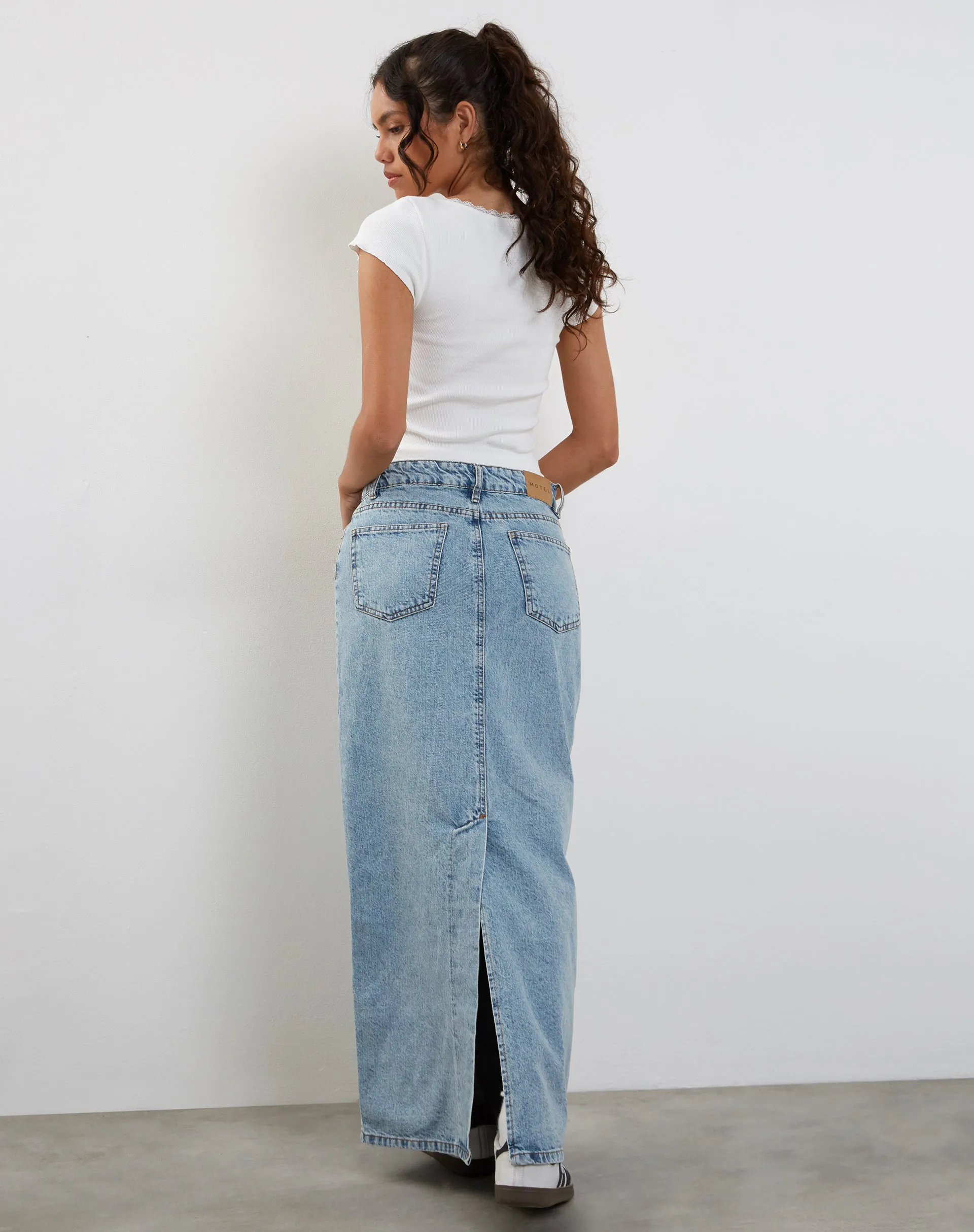 Low Rise Denim Maxi Skirt in Bleach Denim