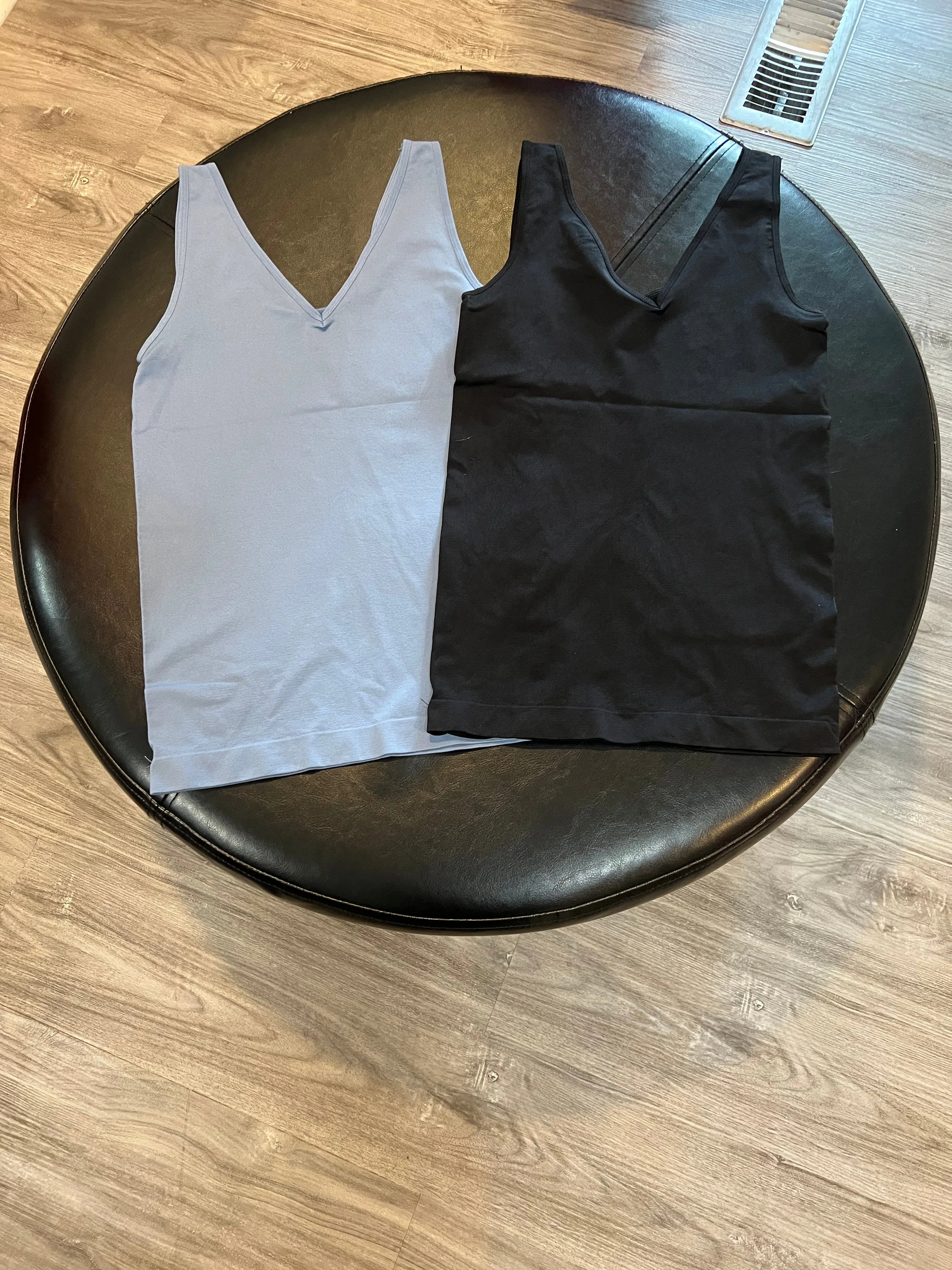 Seamless V-Neck Tank